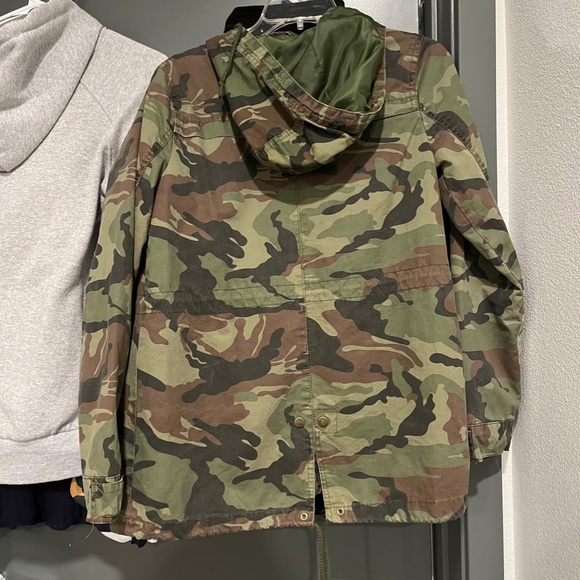 Camo Zip-Up Jacket - Picture 3 of 3